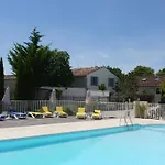 Ferienhaus Domaine Les Granges Saint-Jean-dʼAngély