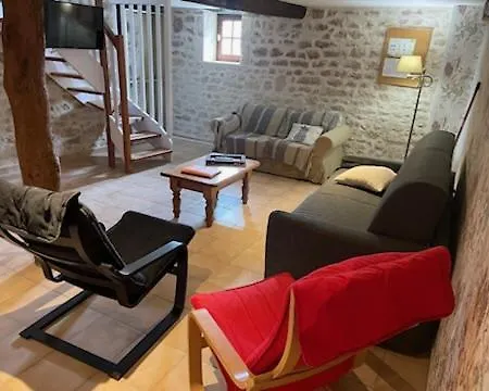 Сasa de vacaciones Domaine Les Granges Saint-Jean-dʼAngély