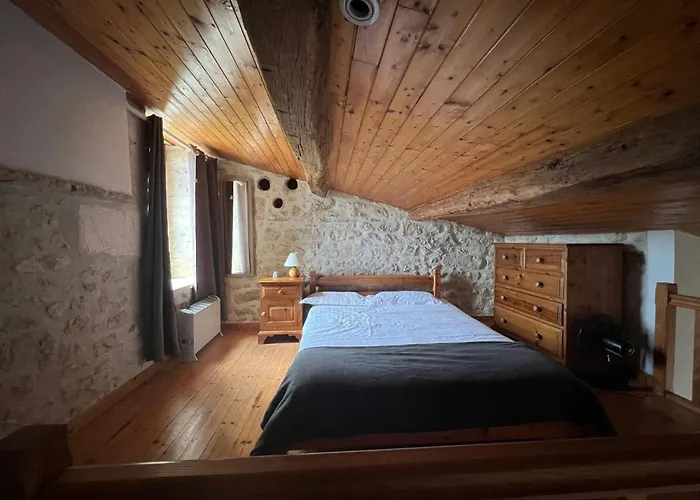 Domaine Les Granges Saint-Jean-dʼAngély