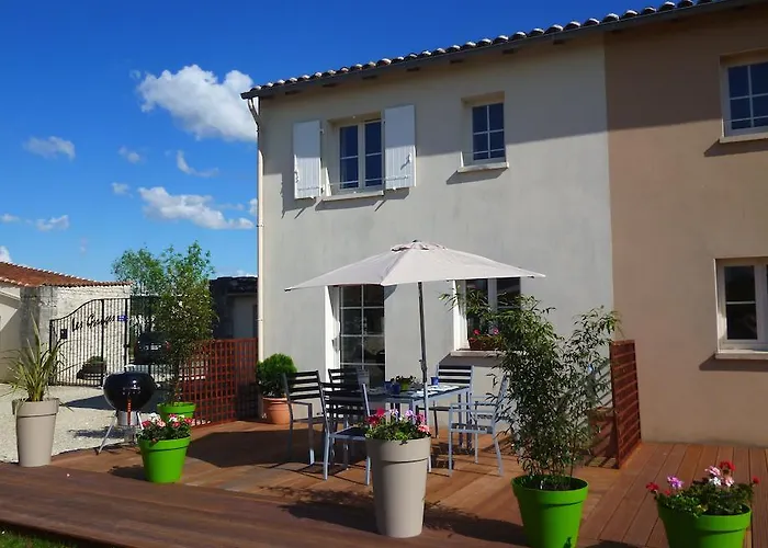 Domaine Les Granges Saint-Jean-dʼAngély