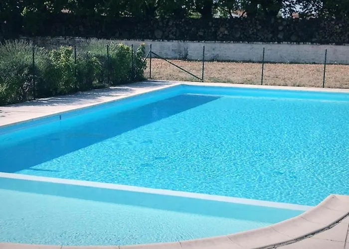 Semesterbostad Domaine Les Granges Saint-Jean-dʼAngély